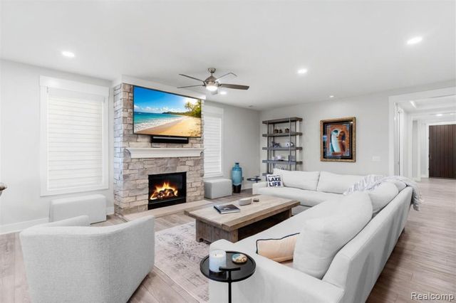 2031 Ottawa Beach Road, Holland, MI 49424