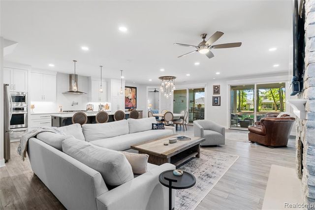 2031 Ottawa Beach Road, Holland, MI 49424