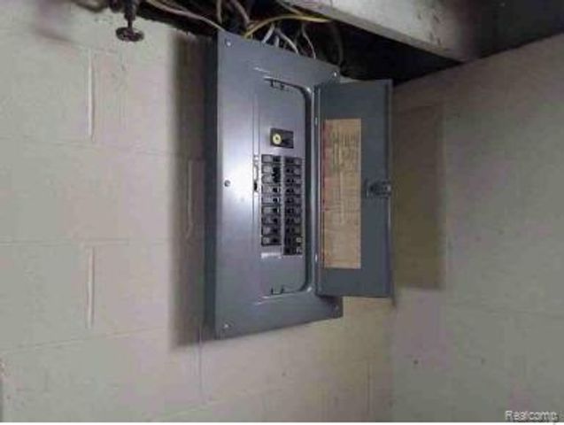 19720 Westbrook Street, Detroit, MI 48219