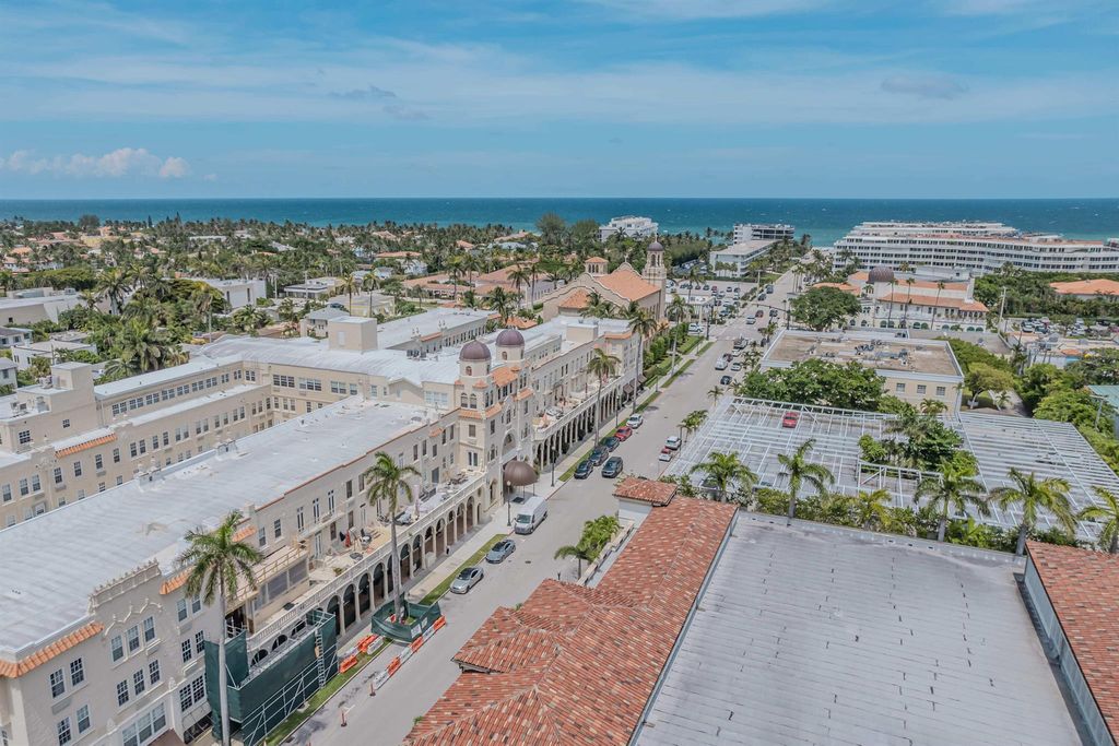 Image 14 of property listing at 235 Sunrise Avenue 1050, Palm Beach, FL 33480