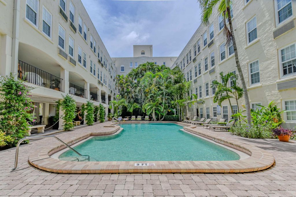 Image 16 of property listing at 235 Sunrise Avenue 1050, Palm Beach, FL 33480