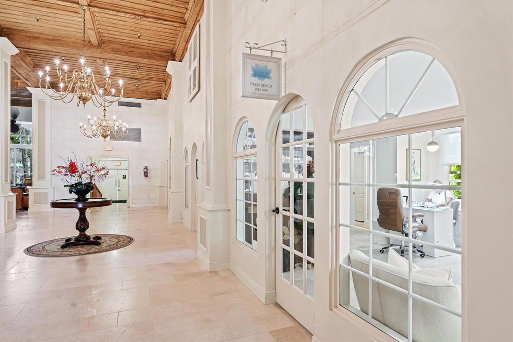 Image 18 of property listing at 235 Sunrise Avenue 1050, Palm Beach, FL 33480