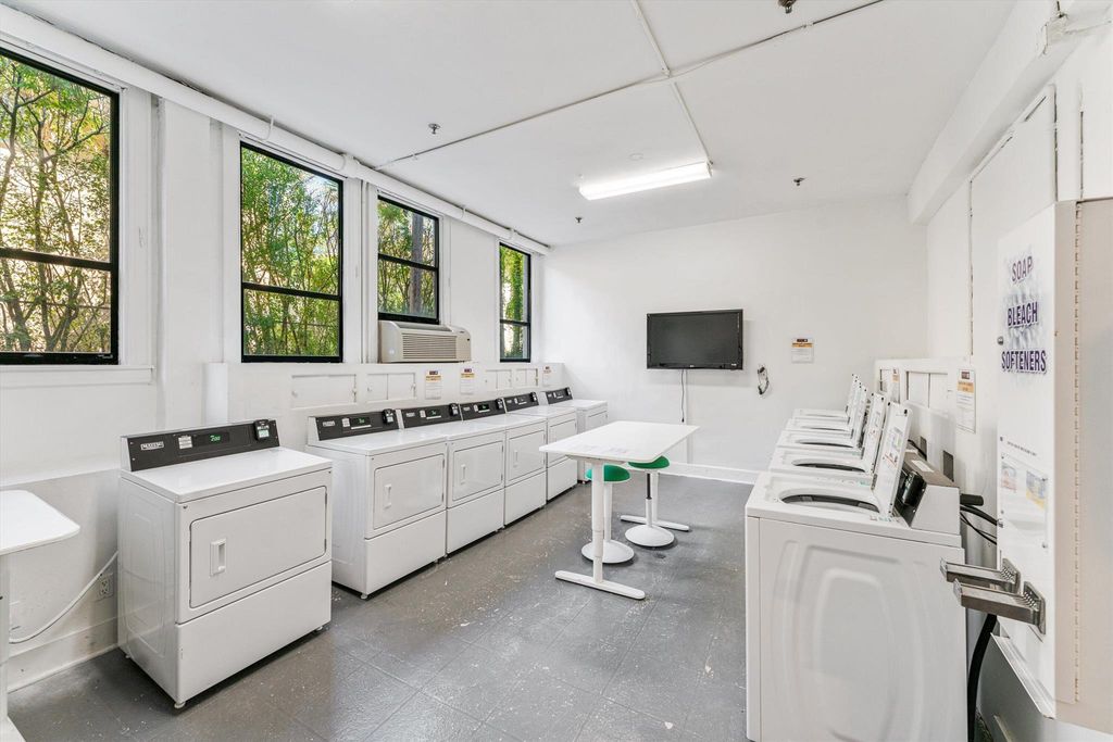 Image 20 of property listing at 235 Sunrise Avenue 1050, Palm Beach, FL 33480