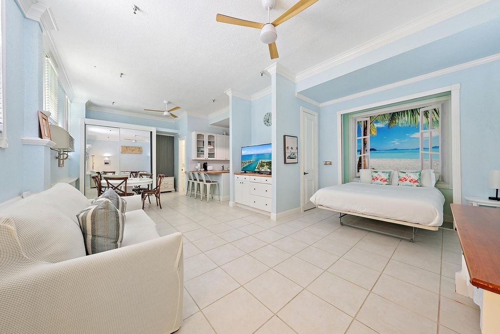 Image 3 of property listing at 235 Sunrise Avenue 1050, Palm Beach, FL 33480