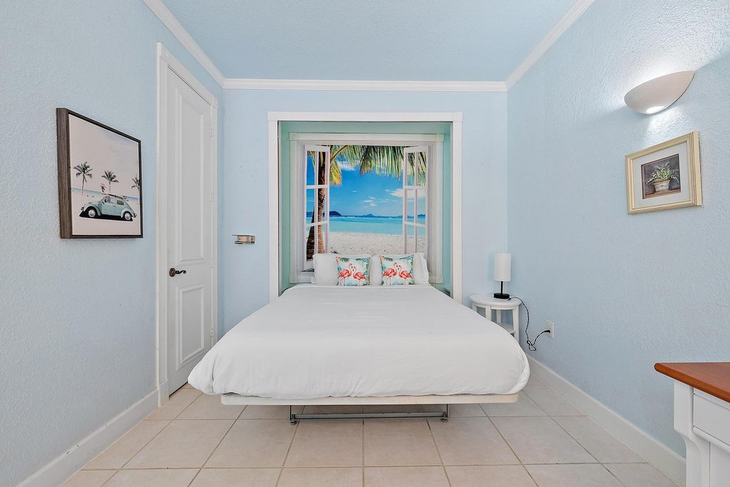 Image 4 of property listing at 235 Sunrise Avenue 1050, Palm Beach, FL 33480