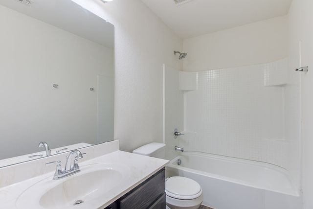 1512 Sierra Estate Trail, Fort Worth, TX 76119