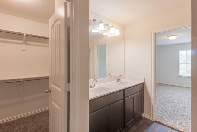 1512 Sierra Estate Trail, Fort Worth, TX 76119