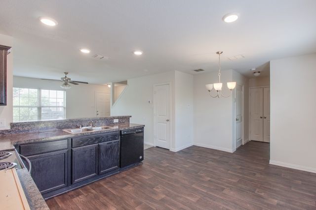 1512 Sierra Estate Trail, Fort Worth, TX 76119