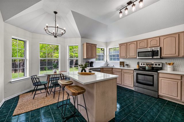 1526 Shadow Run, Weatherford, TX 76086