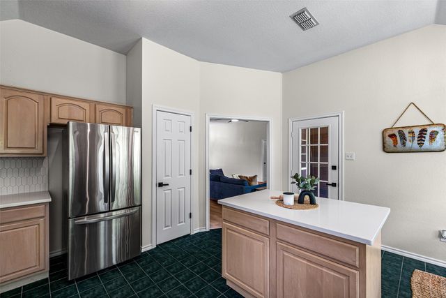 1526 Shadow Run, Weatherford, TX 76086