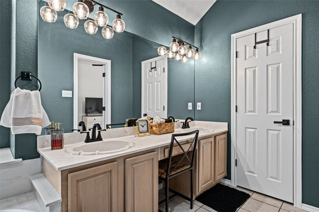 1526 Shadow Run, Weatherford, TX 76086