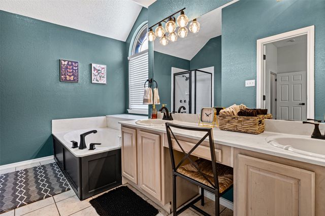 1526 Shadow Run, Weatherford, TX 76086