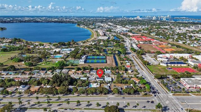 1318 13th St, West Palm Beach, FL 33401