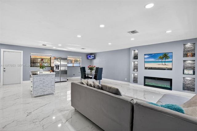 1318 13th St, West Palm Beach, FL 33401