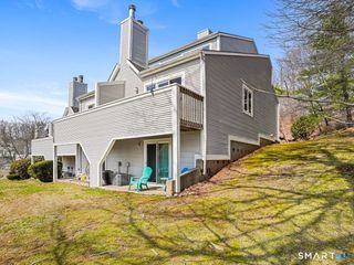 173 Russo Avenue 304, East Haven, CT 06512