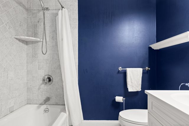 40 Wildwood Road, Stamford, CT 06903