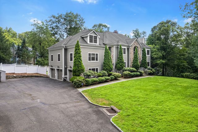 40 Wildwood Road, Stamford, CT 06903