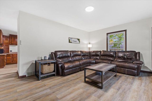 1513 N Bel Ayr DRIVE, Waukesha, WI 53188