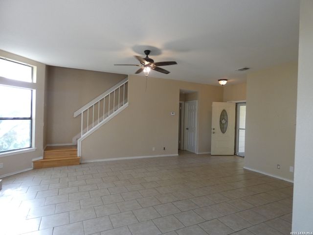 8686 RIDGE MILE DR, San Antonio, TX 78239