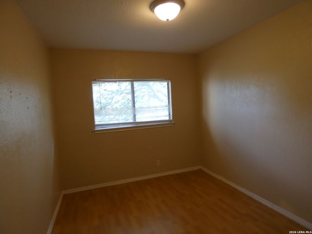 8686 RIDGE MILE DR, San Antonio, TX 78239