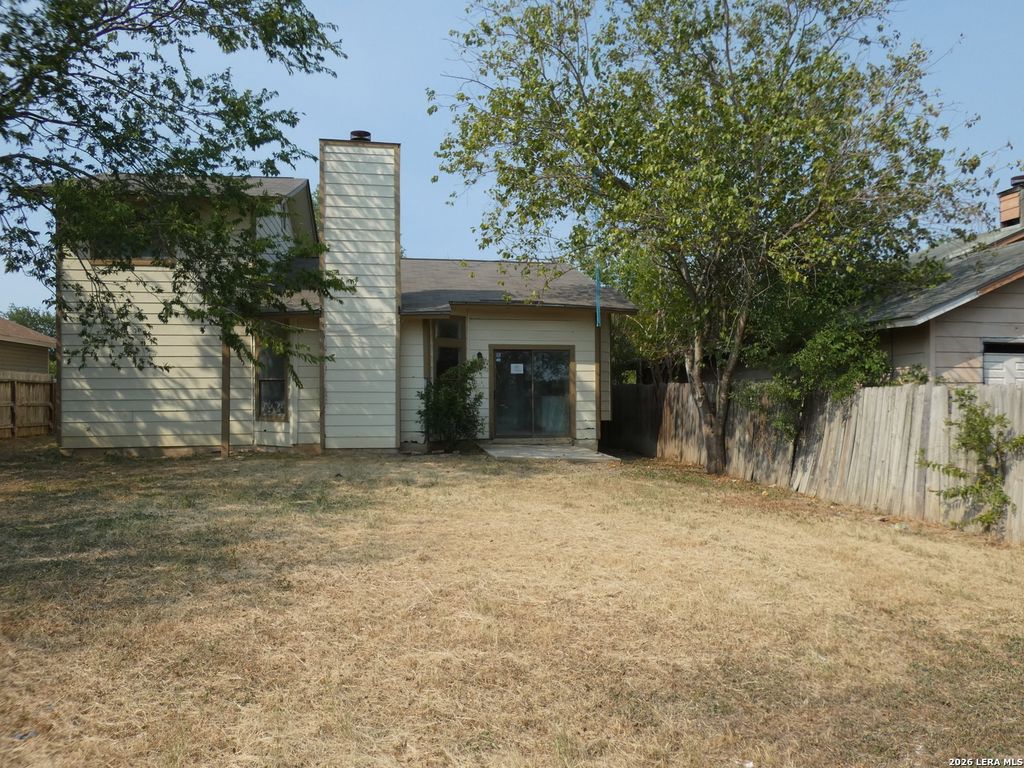 8686 RIDGE MILE DR, San Antonio, TX 78239
