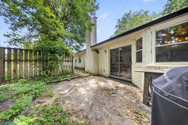 2209 S Juniper Avenue W, Broken Arrow, OK 74012