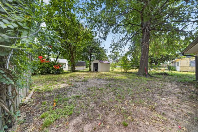 2209 S Juniper Avenue W, Broken Arrow, OK 74012