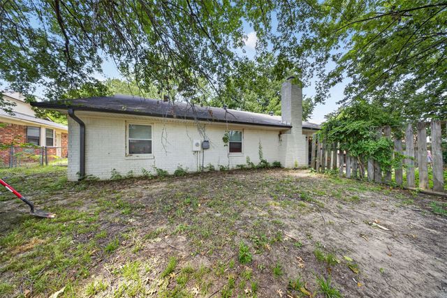 2209 S Juniper Avenue W, Broken Arrow, OK 74012