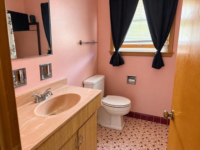 4558 N 68th STREET, Milwaukee, WI 53218