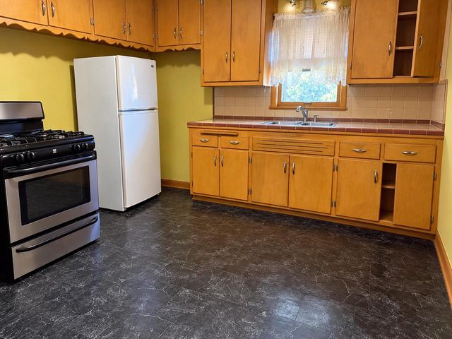 4558 N 68th STREET, Milwaukee, WI 53218