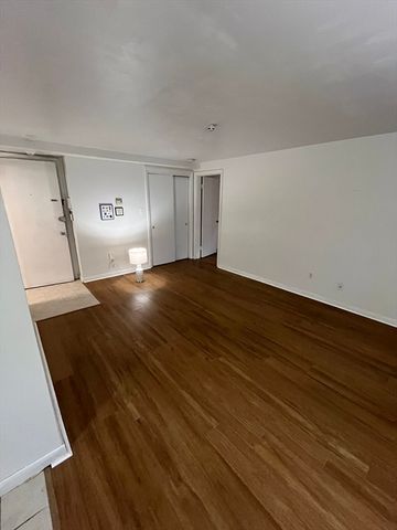 34 Kinross Road 2, Boston, MA 02135