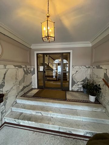 34 Kinross Road 2, Boston, MA 02135