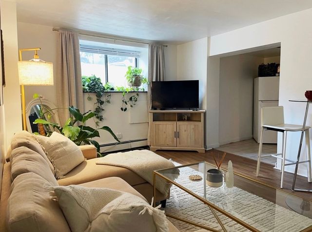 34 Kinross Road 2, Boston, MA 02135