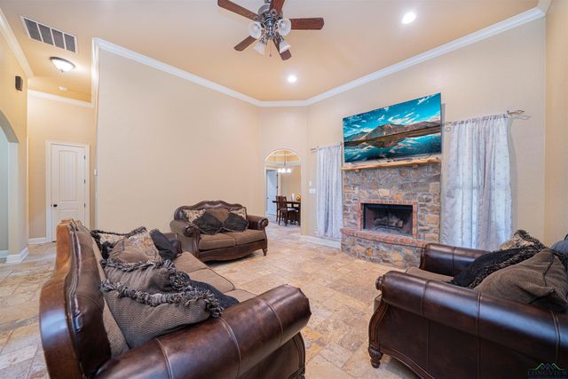 10660 State Highway 154 E, Diana, TX 75640