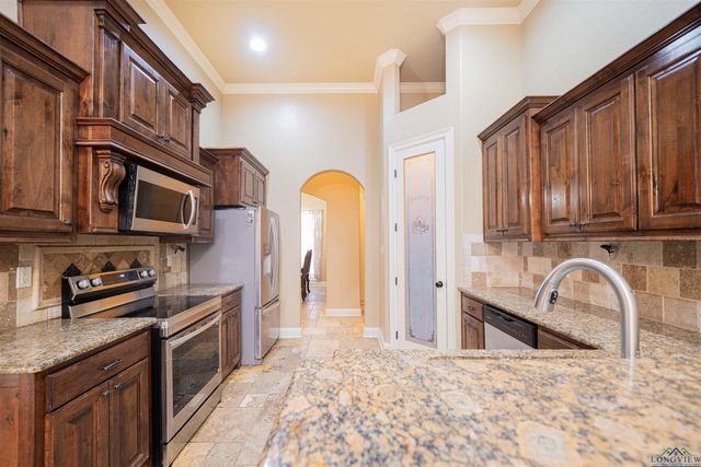 10660 State Highway 154 E, Diana, TX 75640