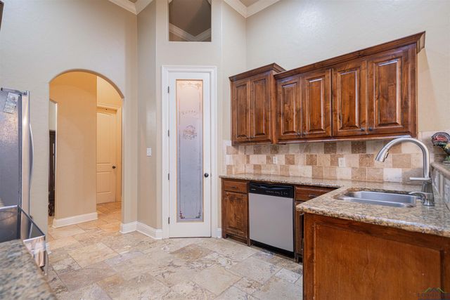 10660 State Highway 154 E, Diana, TX 75640