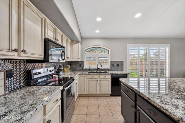 4613 E Cherry Hills Drive, Chandler, AZ 85249