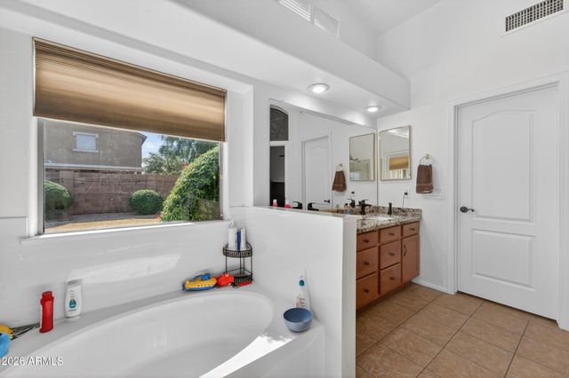 4613 E Cherry Hills Drive, Chandler, AZ 85249