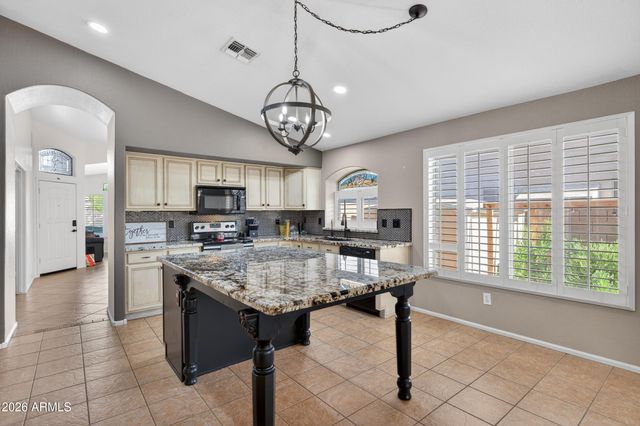 4613 E Cherry Hills Drive, Chandler, AZ 85249