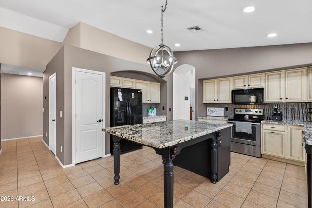 4613 E Cherry Hills Drive, Chandler, AZ 85249