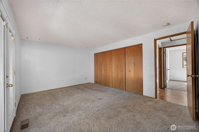 26415 Carnaby Way, Kent, WA 98032