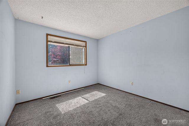 26415 Carnaby Way, Kent, WA 98032