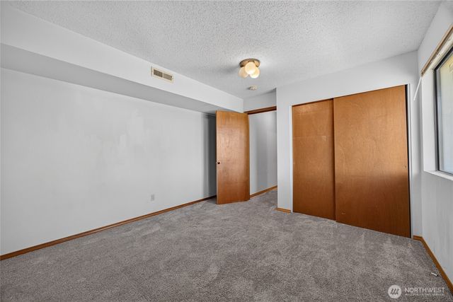 26415 Carnaby Way, Kent, WA 98032