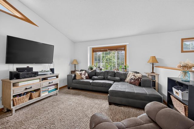 9578 River Forest Drive, Monticello, MN 55362