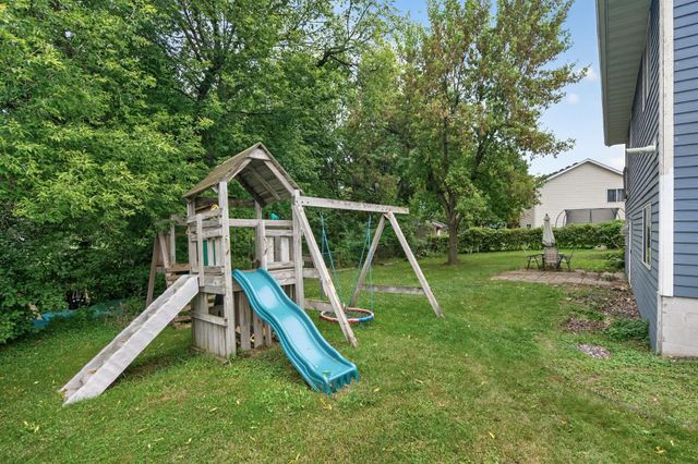9578 River Forest Drive, Monticello, MN 55362
