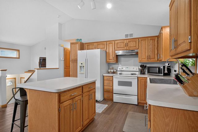 9578 River Forest Drive, Monticello, MN 55362