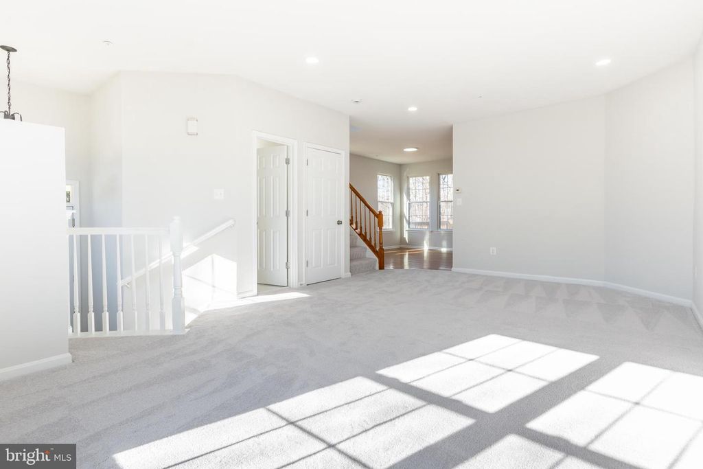 Image 14 of property listing at 12330 QUARTERBACK CT, Bowie, MD 20720