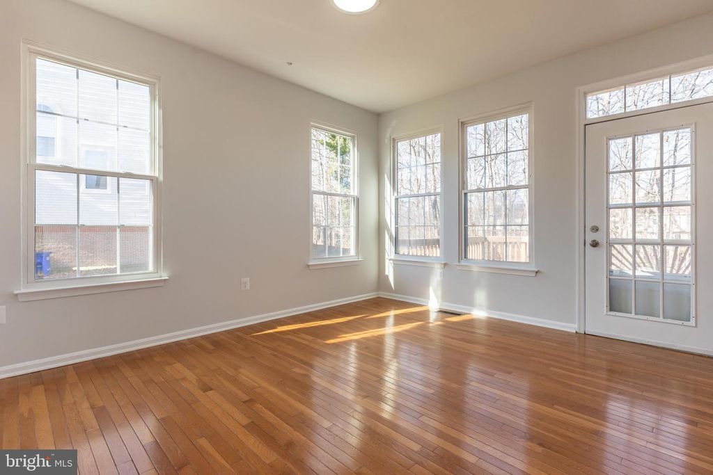 Image 18 of property listing at 12330 QUARTERBACK CT, Bowie, MD 20720