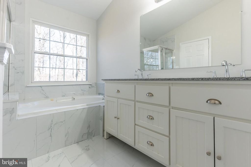 Image 25 of property listing at 12330 QUARTERBACK CT, Bowie, MD 20720