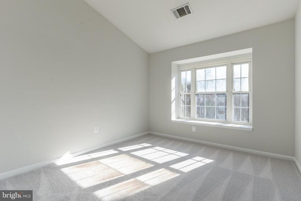 Image 31 of property listing at 12330 QUARTERBACK CT, Bowie, MD 20720